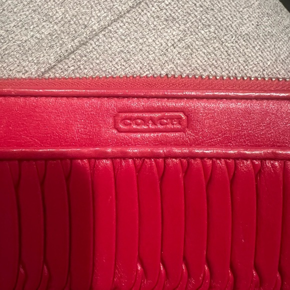 Large Red Coach Wallet Authentic Vintage early 2000s - Picture 2 of 5